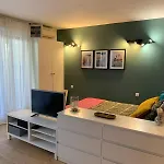 Cocon Avec Piscine, A Cote Du Port Et De Sable Fin Апартаменты *