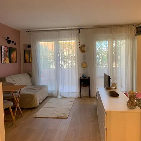 Apartamento Cocon Avec Piscine, A Cote Du Port Et De Sable Fin Vallauris