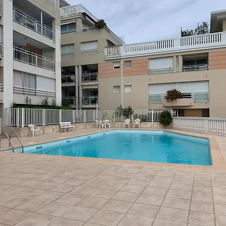Апартаменты Cocon Avec Piscine, A Cote Du Port Et De Sable Fin *