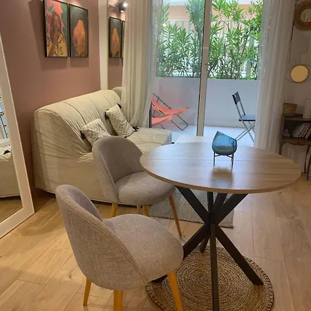 Cocon Avec Piscine, A Cote Du Port Et De Sable Fin Apartamento *